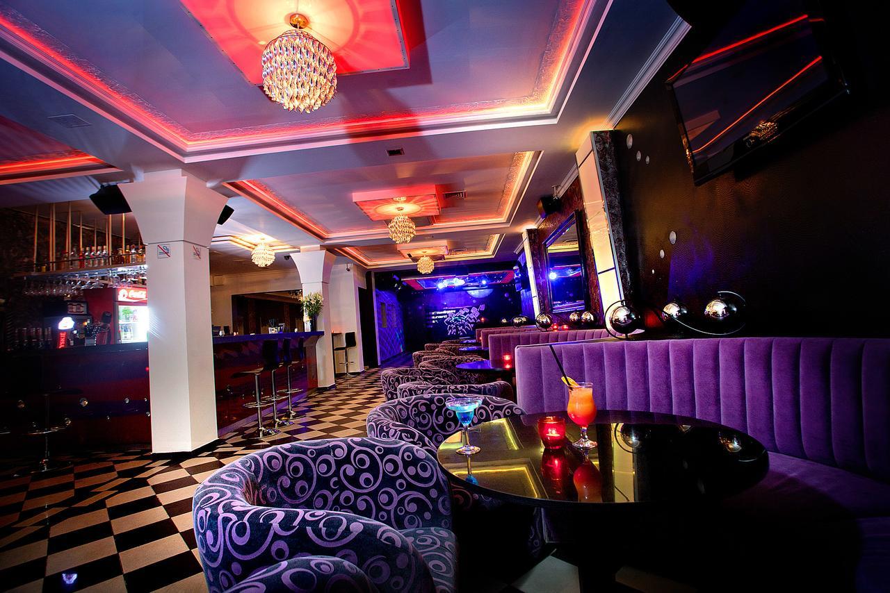 Hotel Restauracja Teczowa Любань Екстер'єр фото