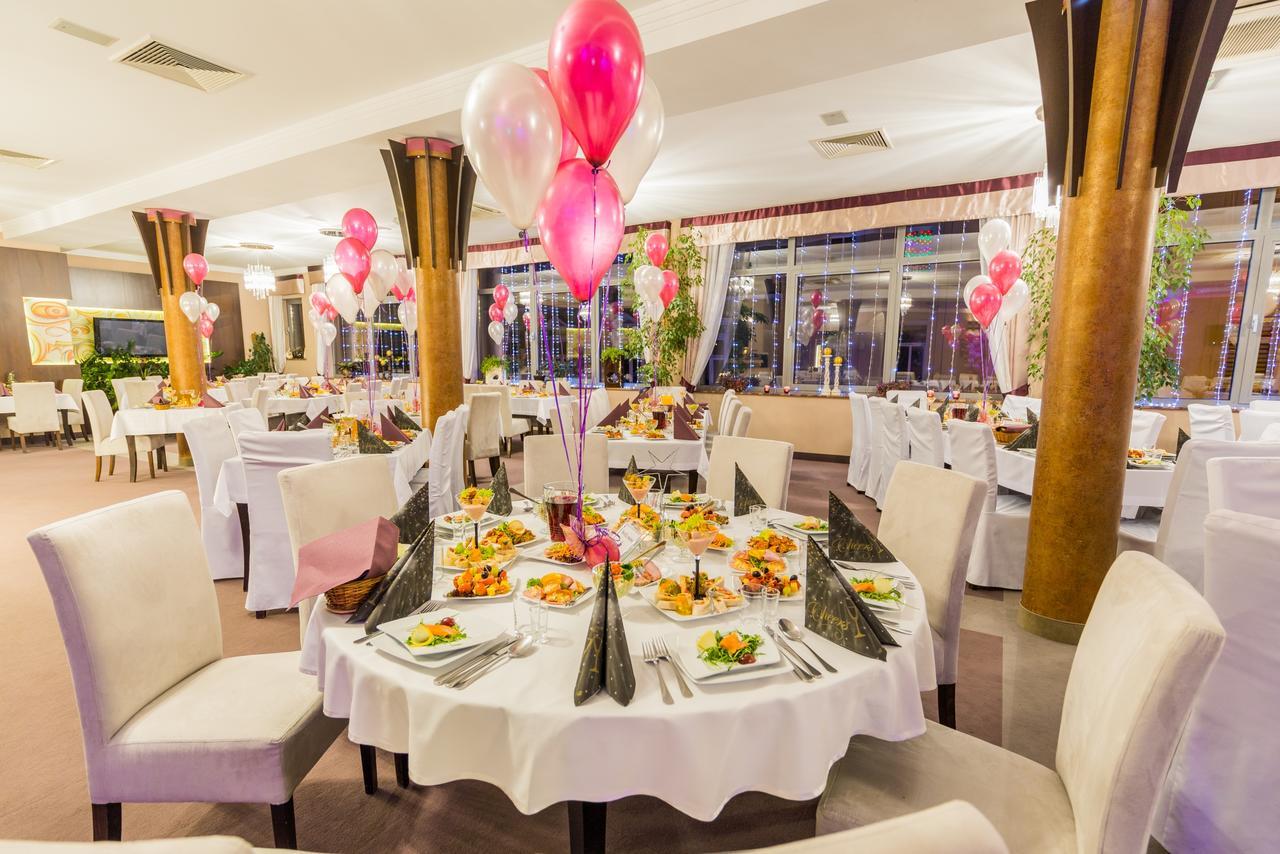 Hotel Restauracja Teczowa Любань Екстер'єр фото