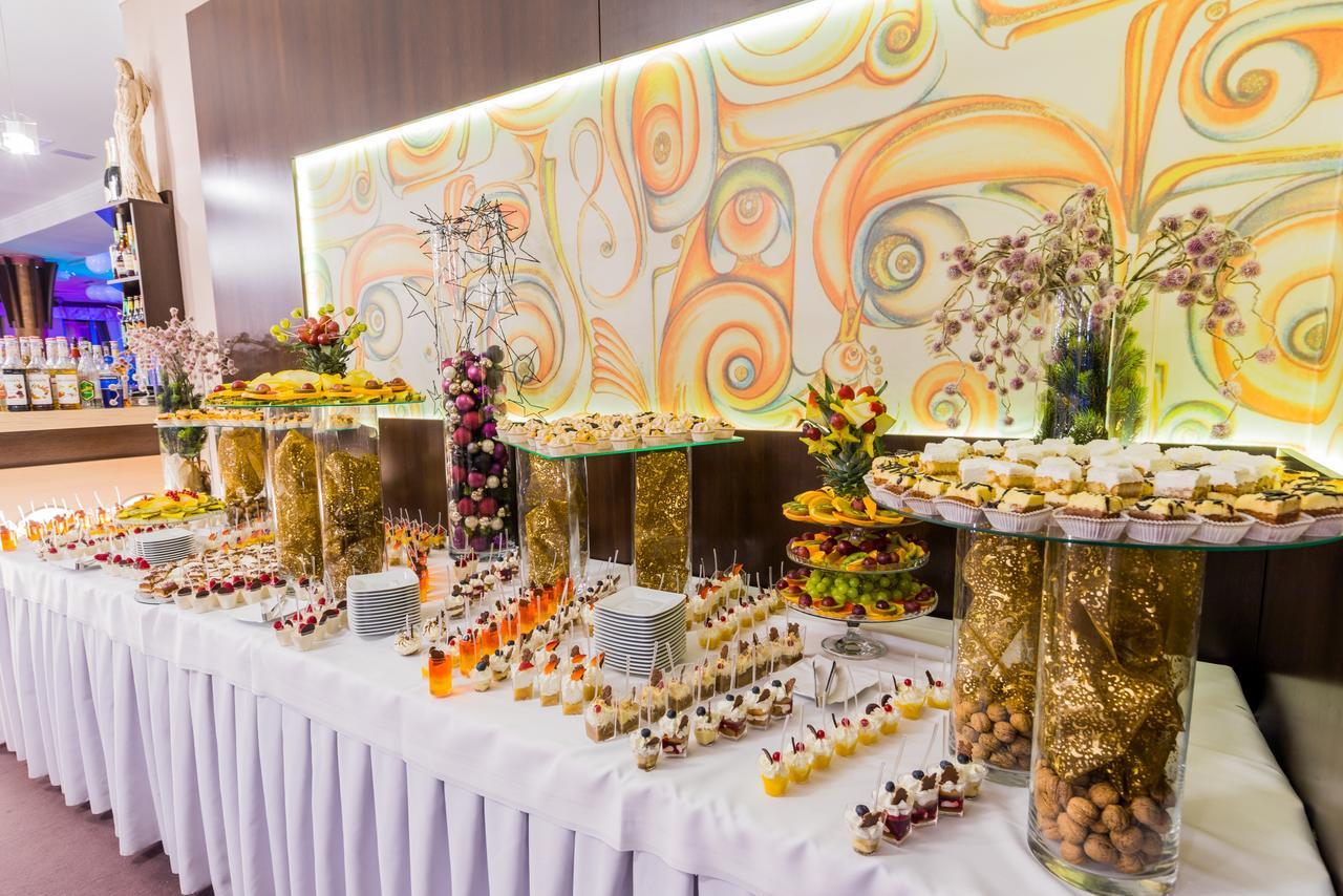 Hotel Restauracja Teczowa Любань Екстер'єр фото